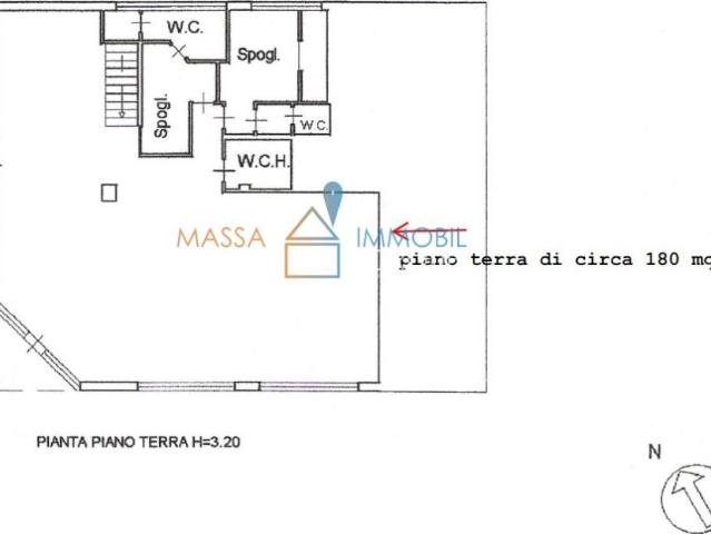 Negozio in vendita a Massa
