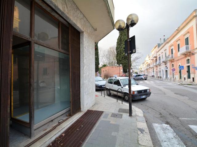Negozio in vendita a Matera