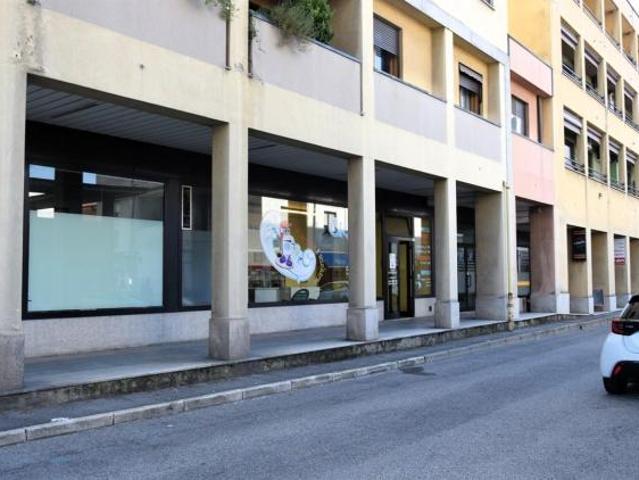 negozio in vendita a Meda MB
