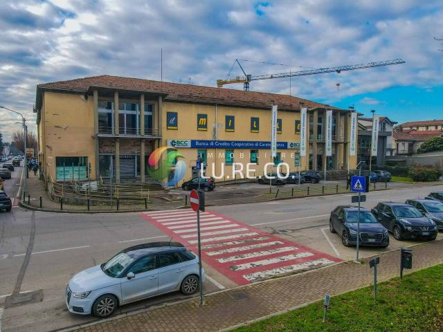 Negozio in vendita a Meda
