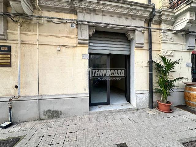 Negozio in vendita a Messina