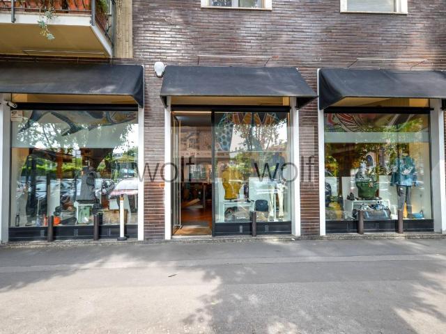 Negozio in vendita a Milano