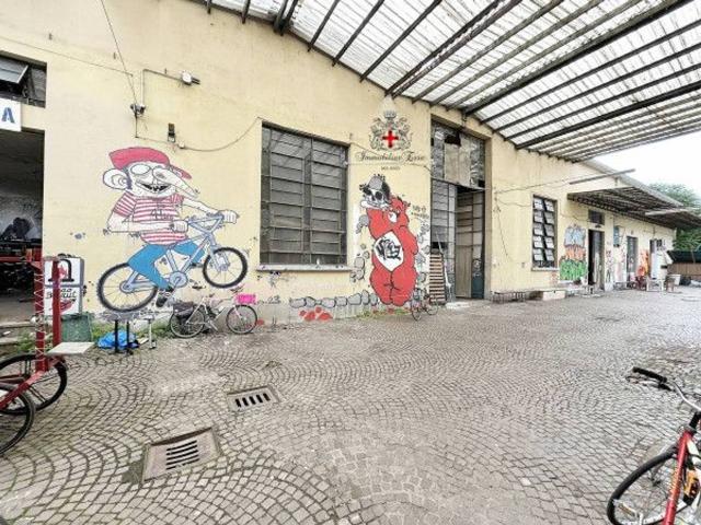 Negozio in vendita a Milano