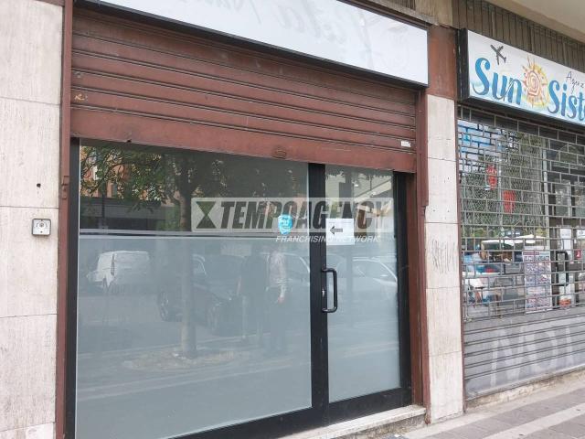 Negozio in vendita a Milano