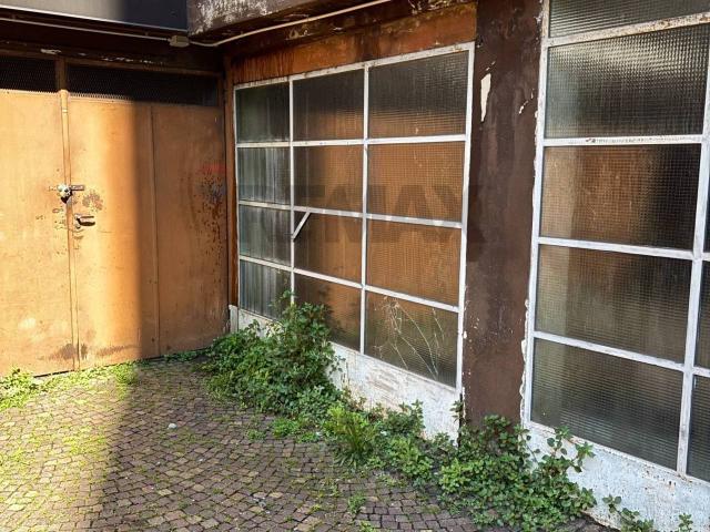 Negozio in vendita a Milano