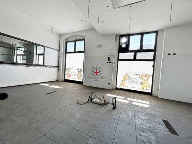 Negozio in vendita a Milano