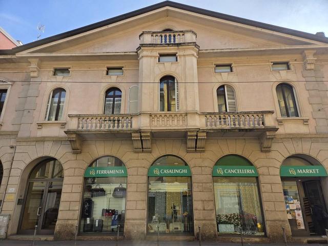 Negozio in vendita a Milano
