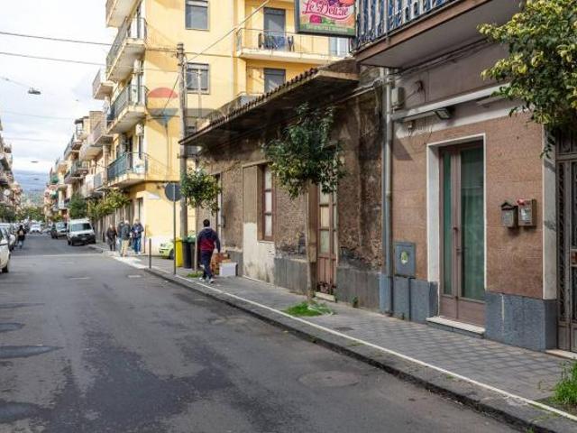Negozio in vendita a Misterbianco
