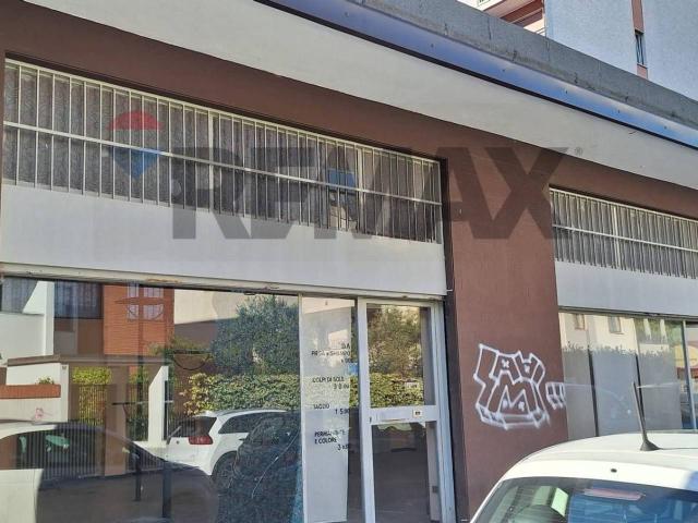 Negozio in vendita a Monza