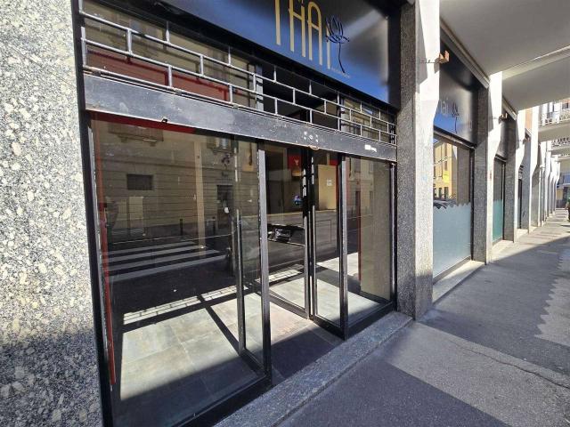 Negozio in vendita a Monza
