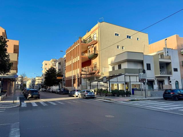 Negozio in vendita a Monopoli