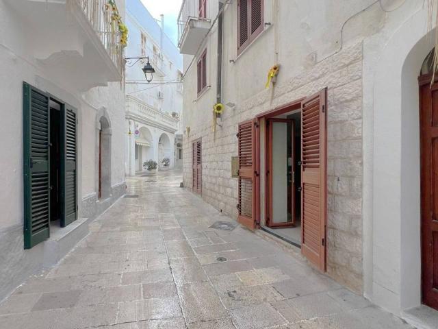Negozio in vendita a Monopoli