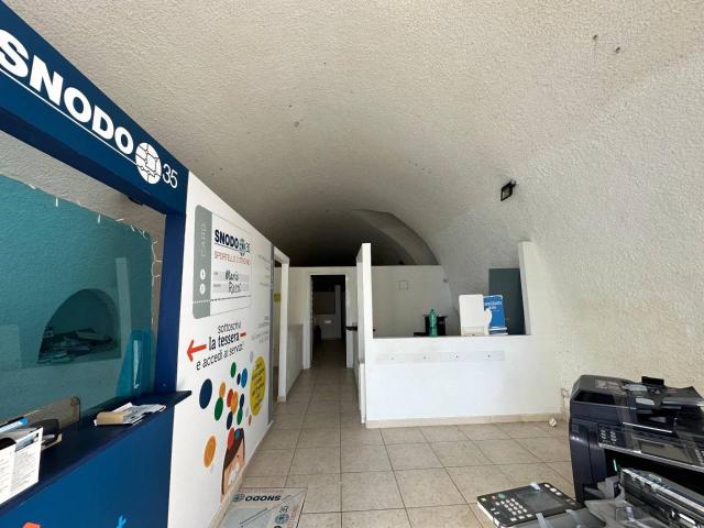 Negozio in vendita a Modugno