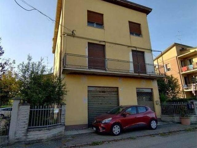 Negozio in vendita a Modena