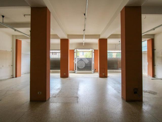 Negozio in vendita a Mozzo