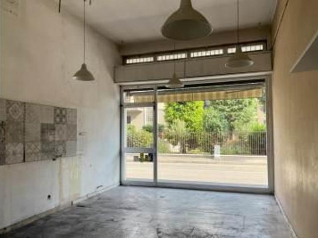Negozio in vendita a Muggiò