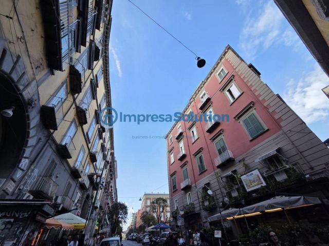 Negozio in vendita a Napoli
