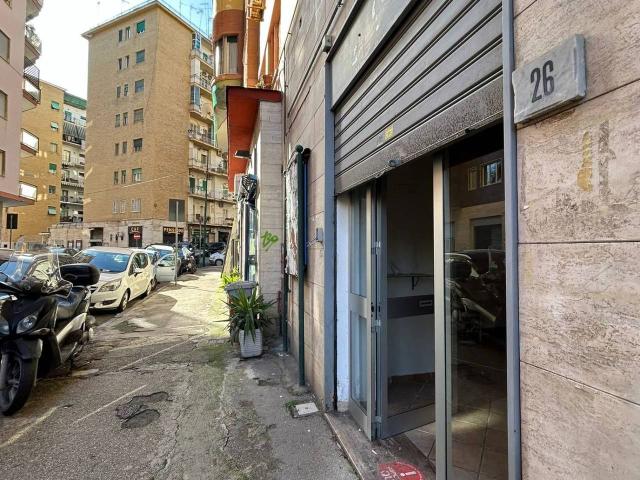 Negozio in vendita a Napoli
