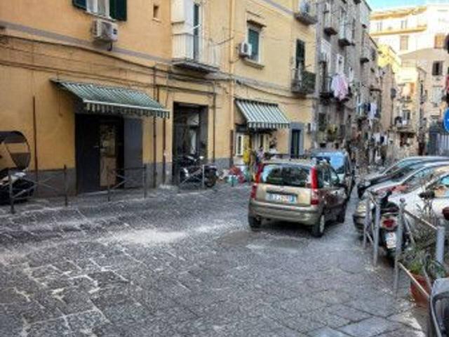 Negozio in vendita a Napoli