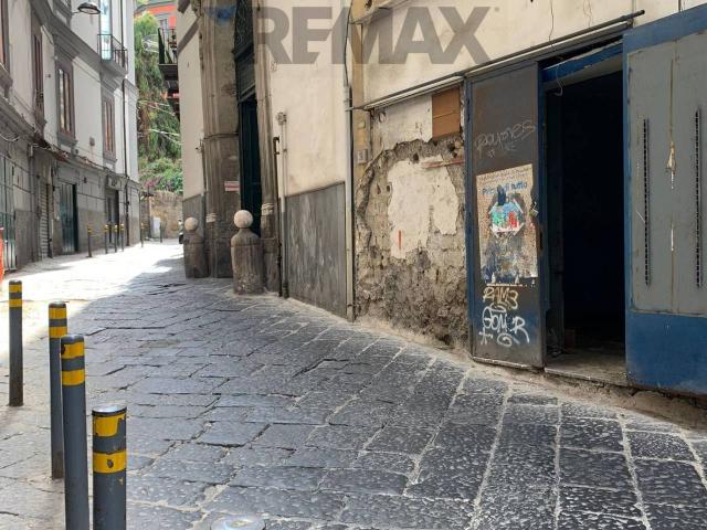 Negozio in vendita a Napoli