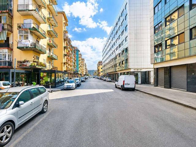 Negozio in vendita a Napoli