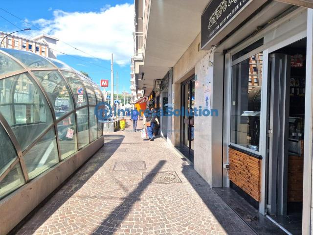 Negozio in vendita a Napoli