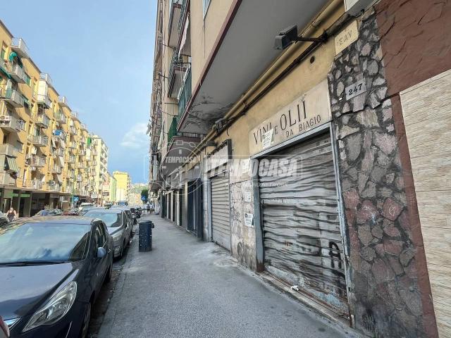 Negozio in vendita a Napoli