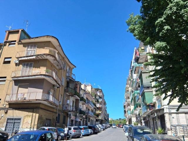 Negozio in vendita a Napoli