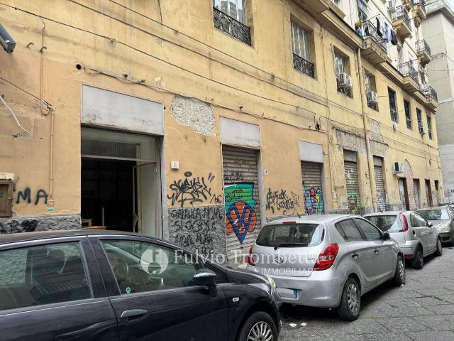 Negozio in vendita a Napoli