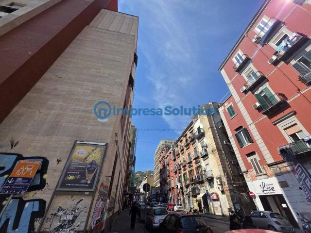 Negozio in vendita a Napoli
