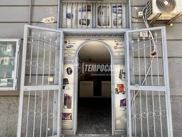Negozio in vendita a Napoli