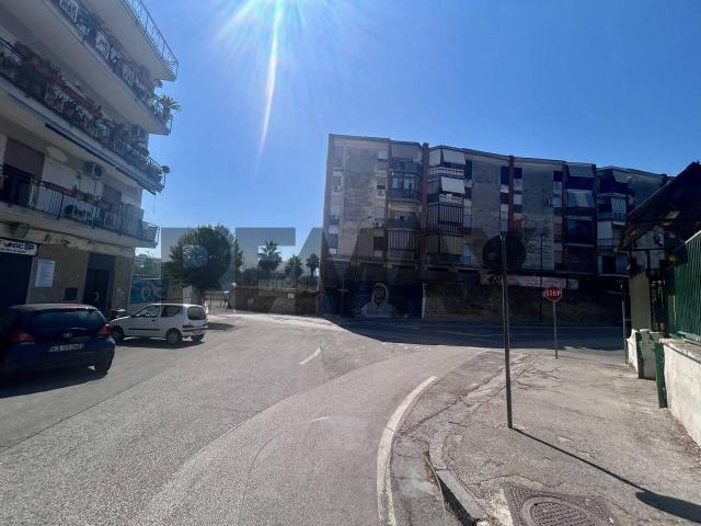 Negozio in vendita a Napoli