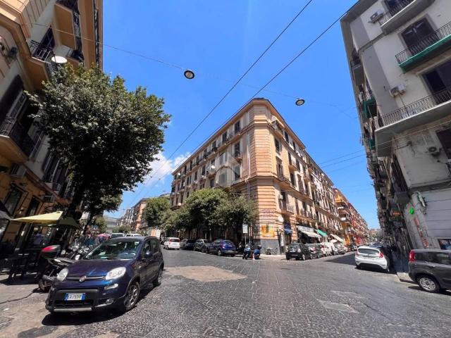 Negozio in vendita a Napoli