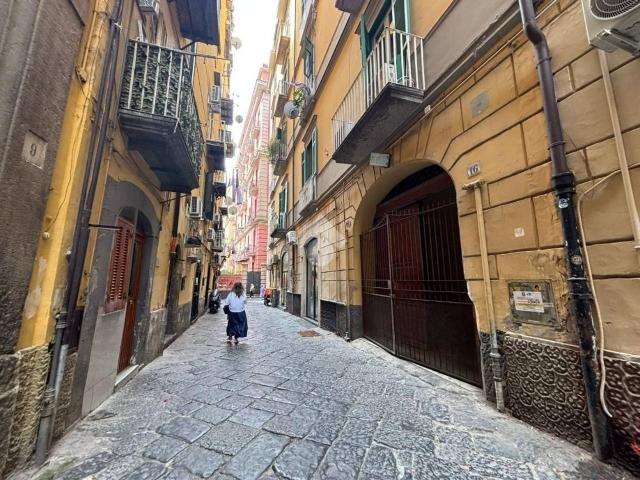 Negozio in vendita a Napoli