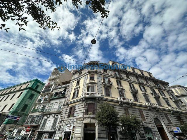 Negozio in vendita a Napoli