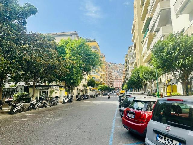 Negozio in vendita a Napoli