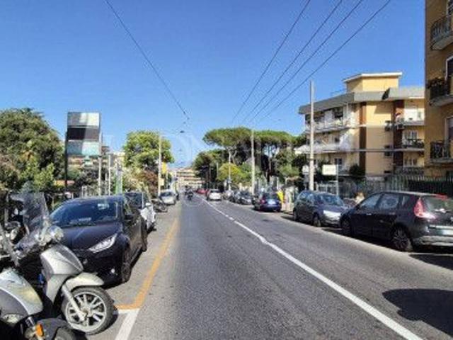 Negozio in vendita a Napoli