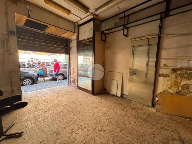 Negozio in vendita a Napoli