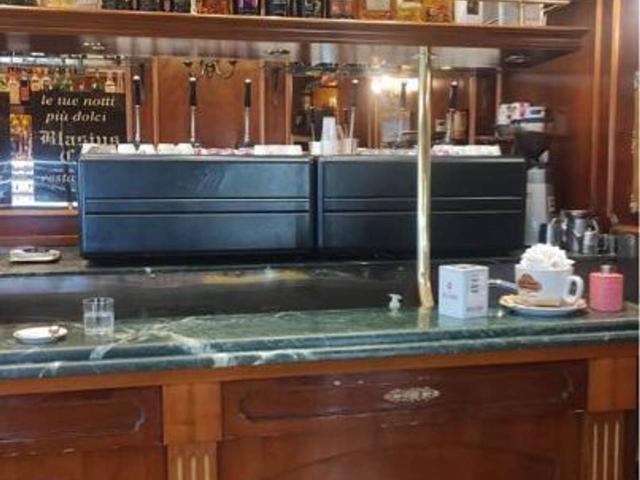 Negozio in vendita a Napoli