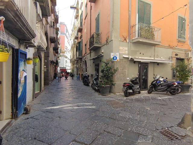 Negozio in vendita a Napoli