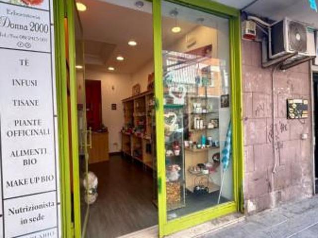 Negozio in vendita a Napoli