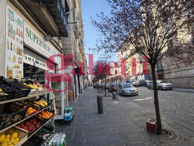 Negozio in vendita a Napoli