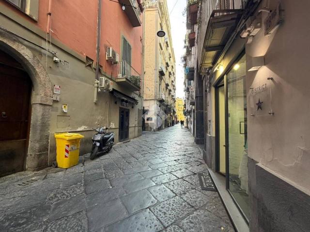 Negozio in vendita a Napoli