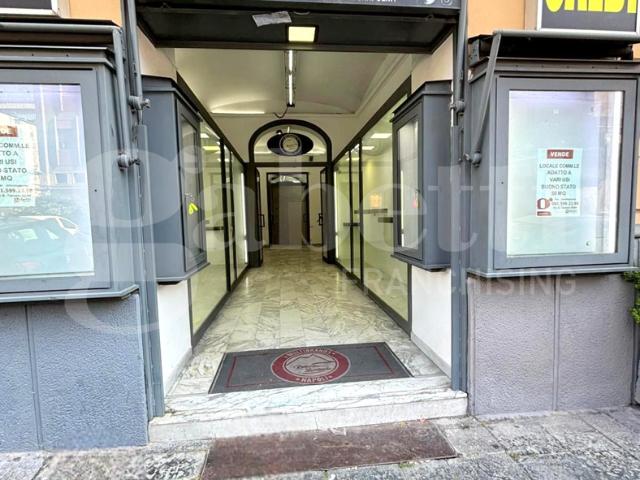 Negozio in vendita a Napoli