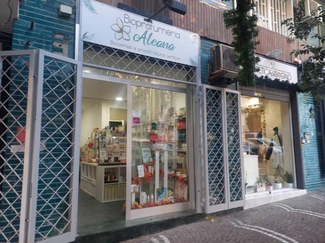 Negozio in vendita a Napoli