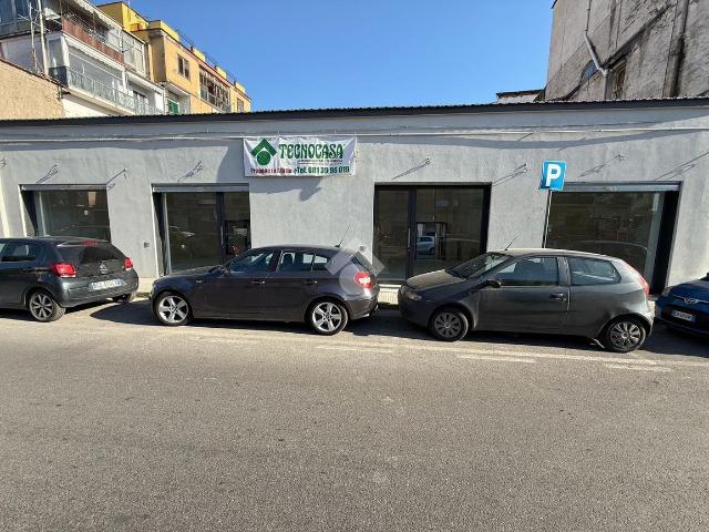 Negozio in vendita a Napoli