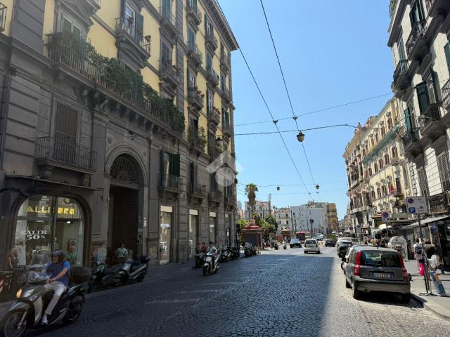 Negozio in vendita a Napoli