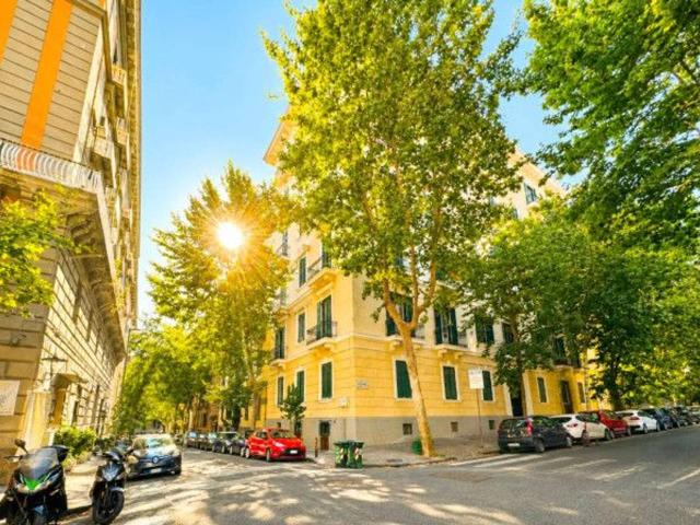 Negozio in vendita a Napoli