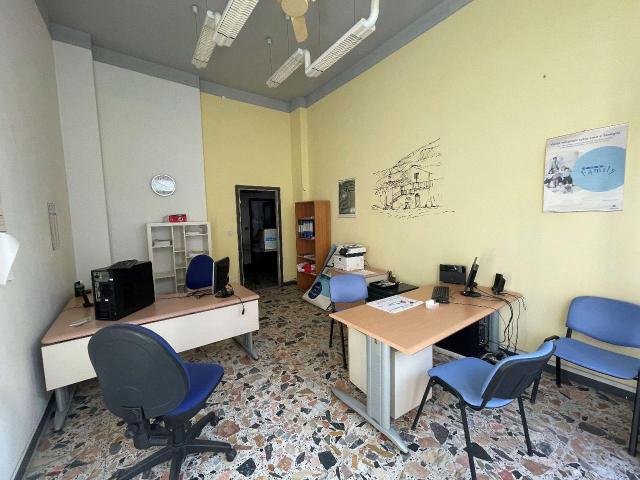 Negozio in vendita a Nizza Monferrato