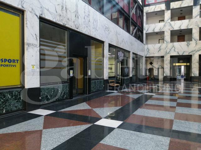 Negozio in vendita a Nocera Inferiore